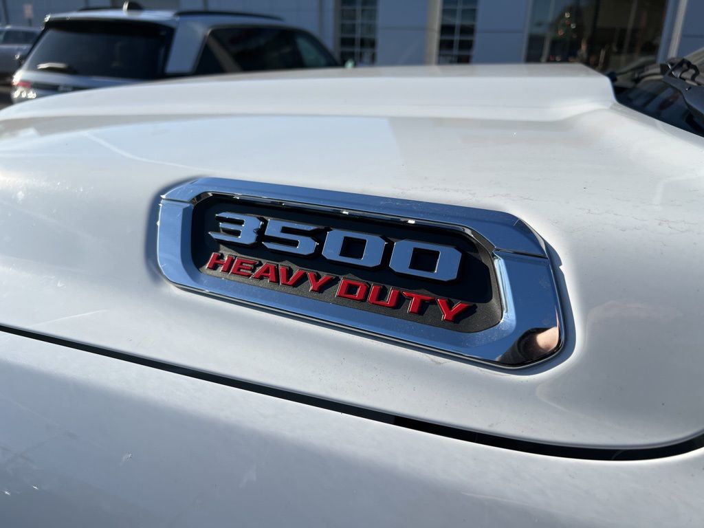 2026 RAM 3500 Chassis Tradesman - Photo 11