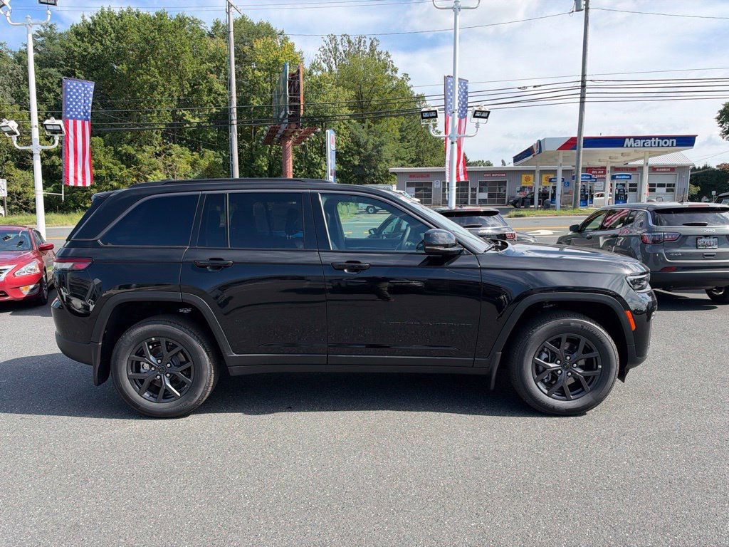 New 2027 Jeep Grand Cherokee Altitude Sport Utility