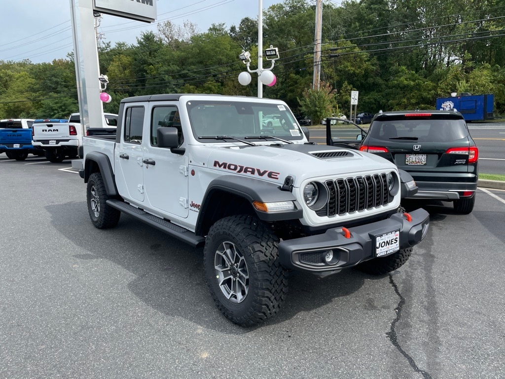 New 2025 Jeep Gladiator Mojave Pickup