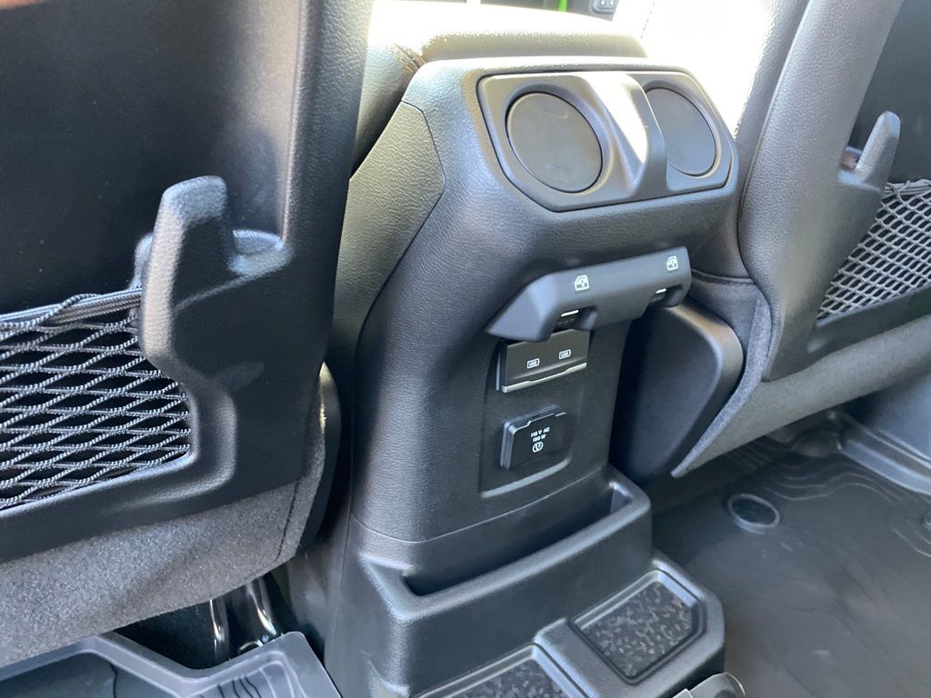 2026 Jeep Wrangler 4-Door Sahara - Photo 12