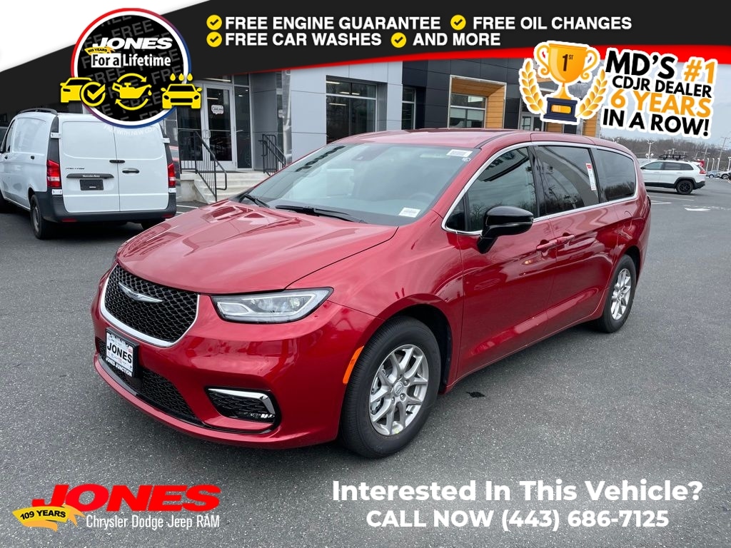 2026 Chrysler Pacifica Select's photo