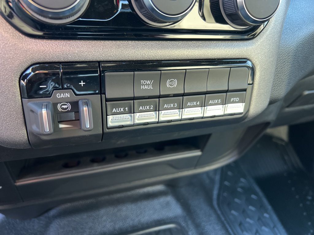 2026 RAM 3500 Chassis Tradesman - Photo 15