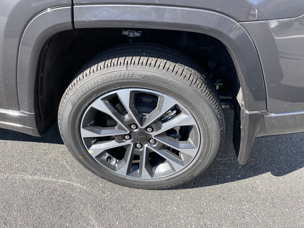 2025 Jeep Grand Cherokee L Overland - Photo 9