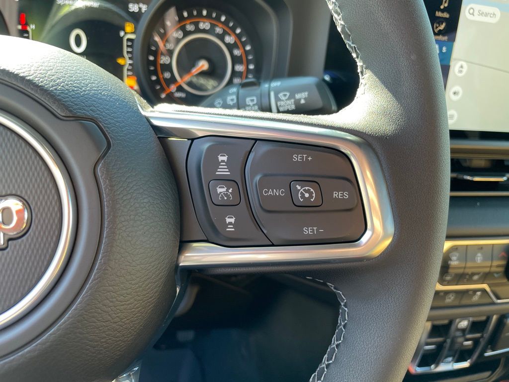 2026 Jeep Wrangler 4-Door Sahara - Photo 19