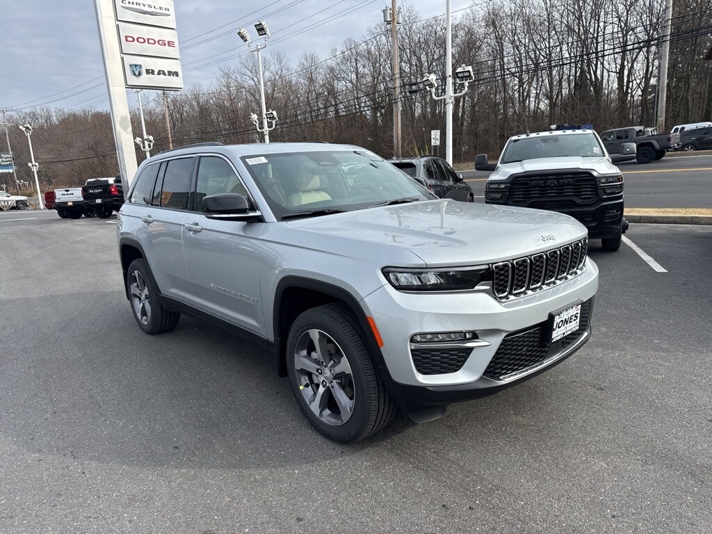 New 2025 Jeep Grand Cherokee Limited Sport Utility