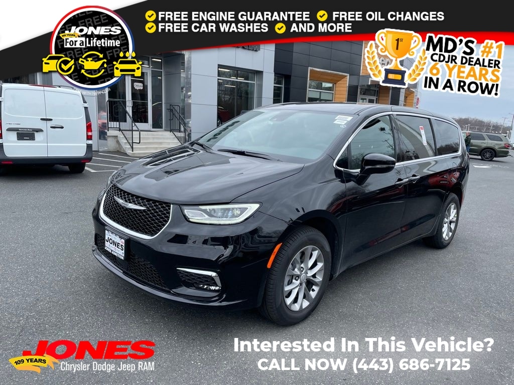 2026 Chrysler Pacifica Select AWD's photo