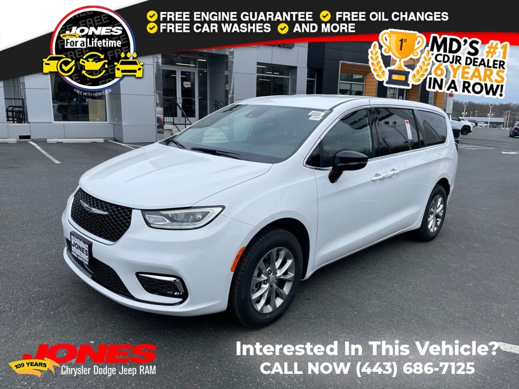 2026 Chrysler Pacifica Select AWD's photo