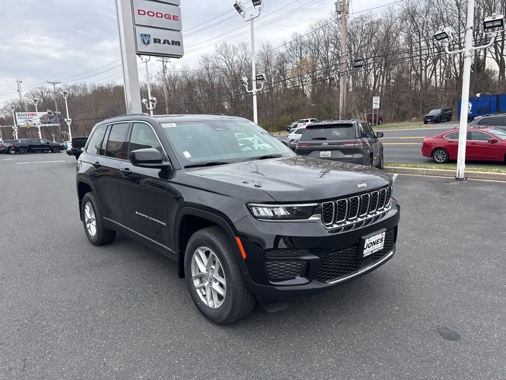 New 2026 Jeep Grand Cherokee Laredo Sport Utility