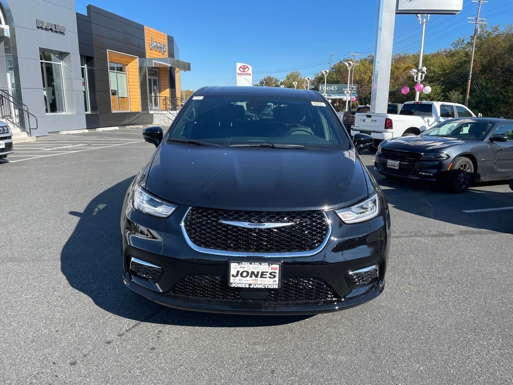 New 2026 Chrysler Pacifica Select Passenger Van