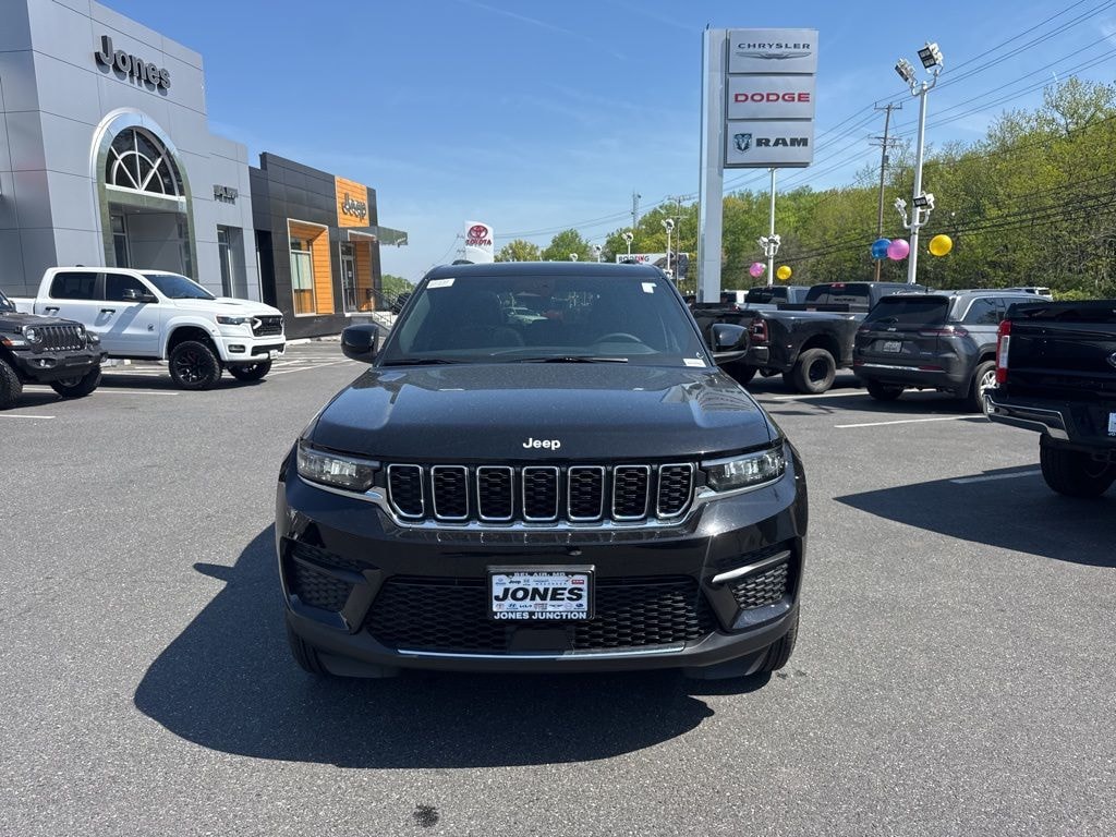 New 2026 Jeep Grand Cherokee Laredo Sport Utility