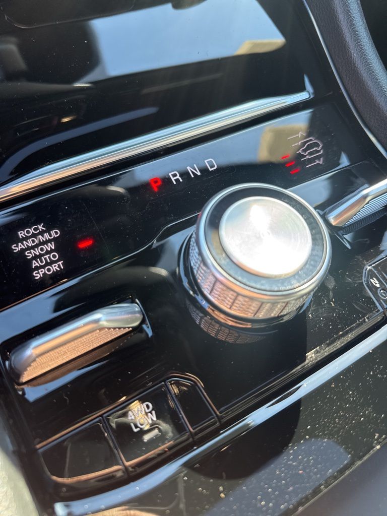 2025 Jeep Grand Cherokee Overland - Photo 11