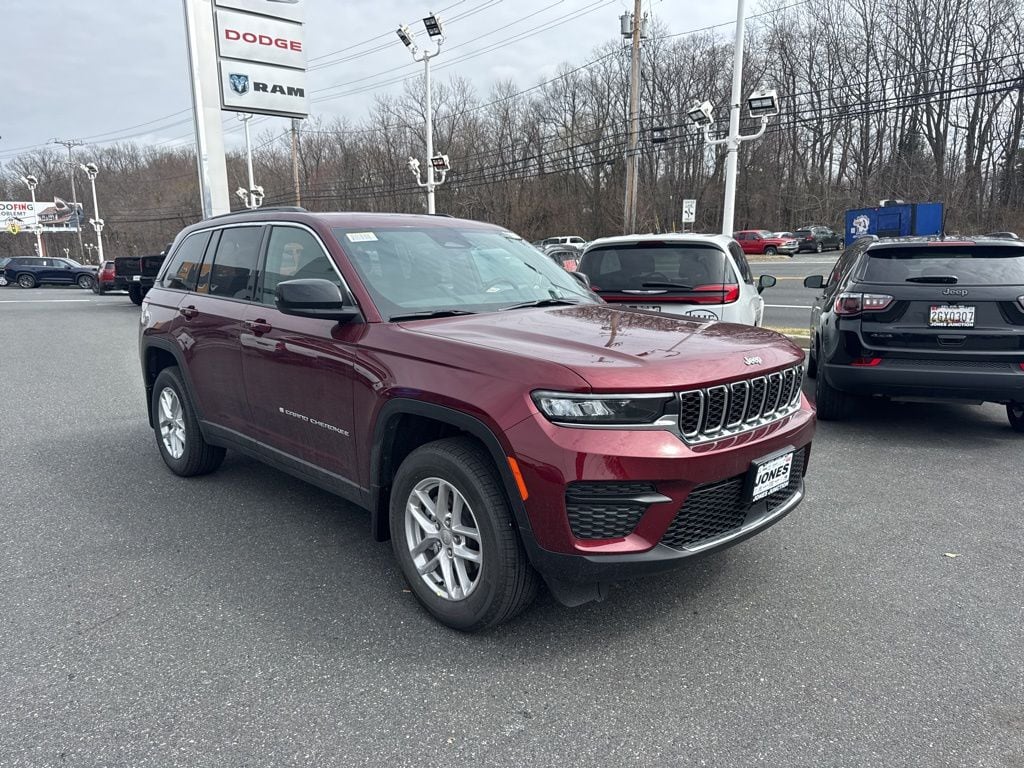New 2026 Jeep Grand Cherokee Laredo Sport Utility