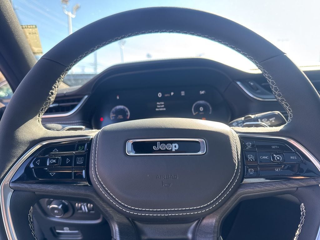 2025 Jeep Grand Cherokee Overland - Photo 15