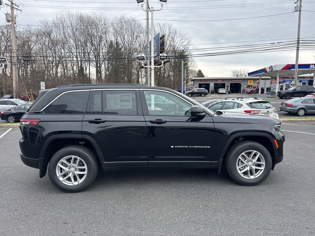 New 2026 Jeep Grand Cherokee Laredo Sport Utility
