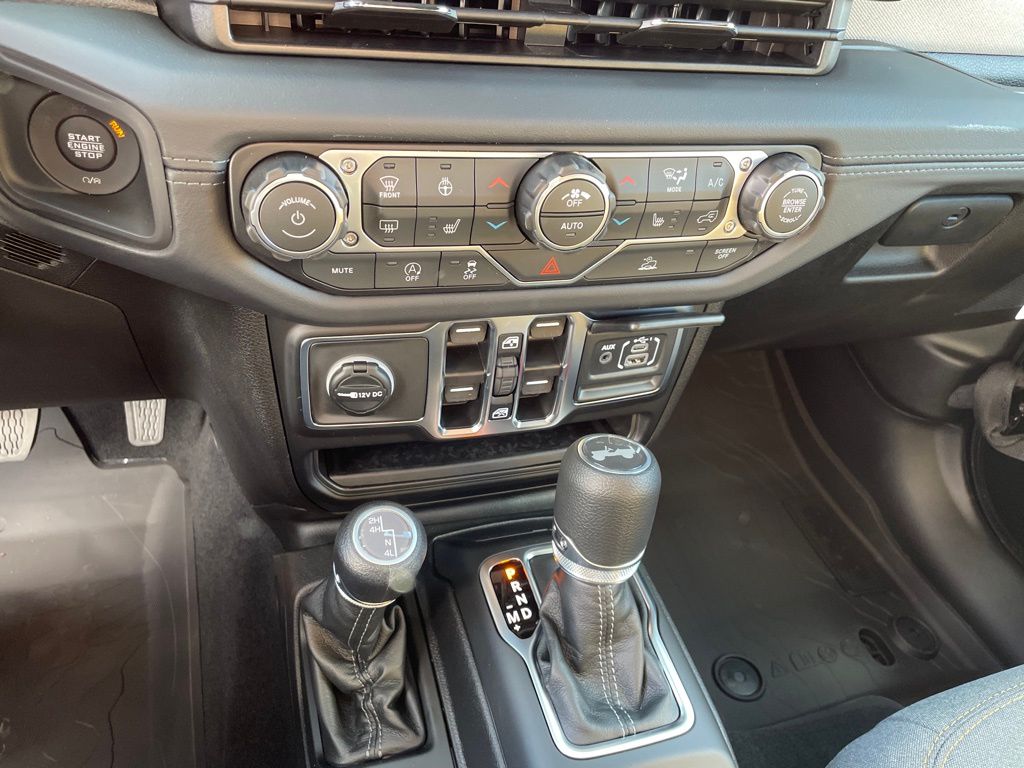 2026 Jeep Wrangler 4-Door Sahara - Photo 13