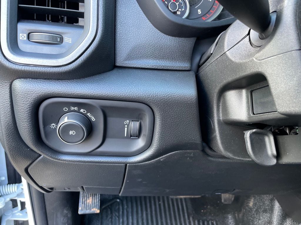 2026 RAM 3500 Chassis Tradesman - Photo 19