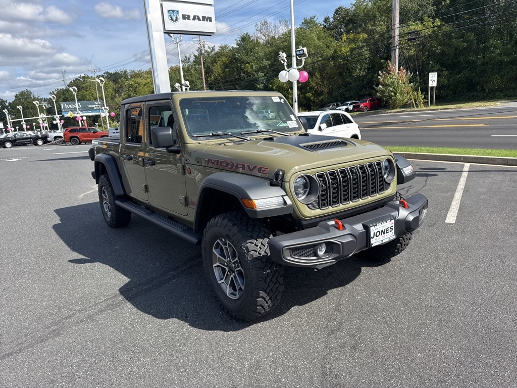 New 2025 Jeep Gladiator Mojave Pickup