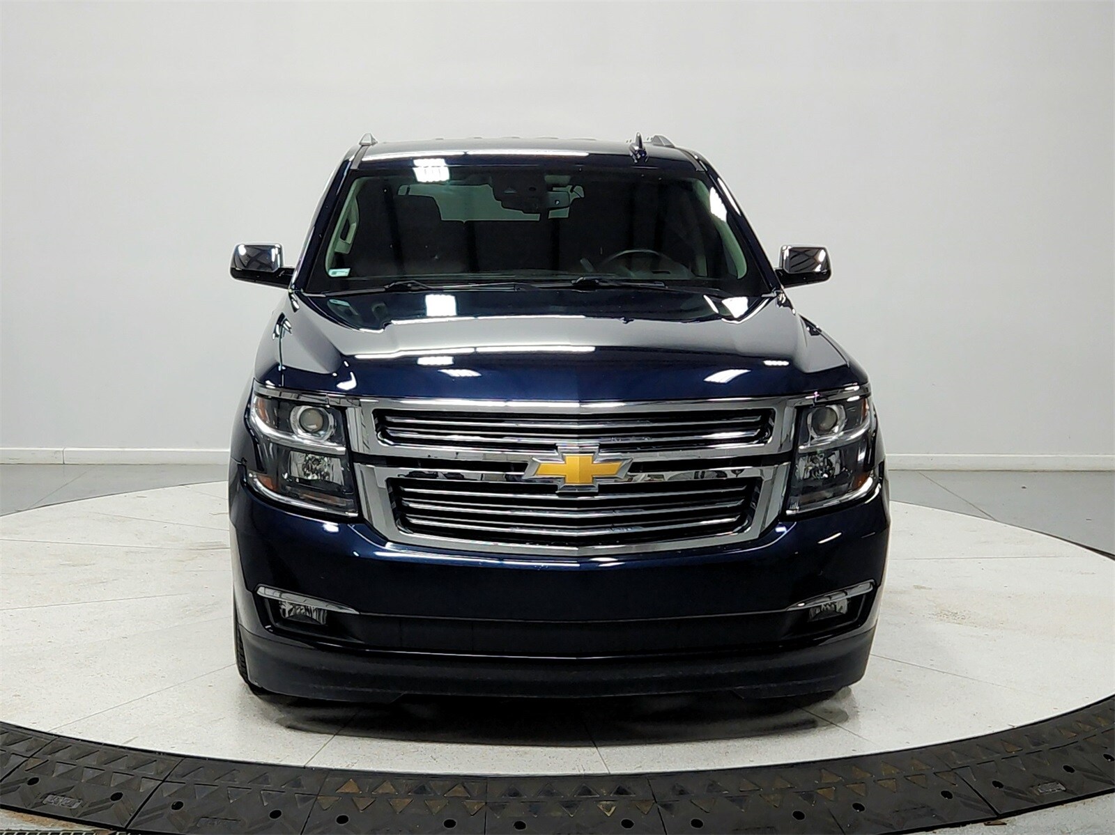 2020 Chevrolet Tahoe Premier photo 2