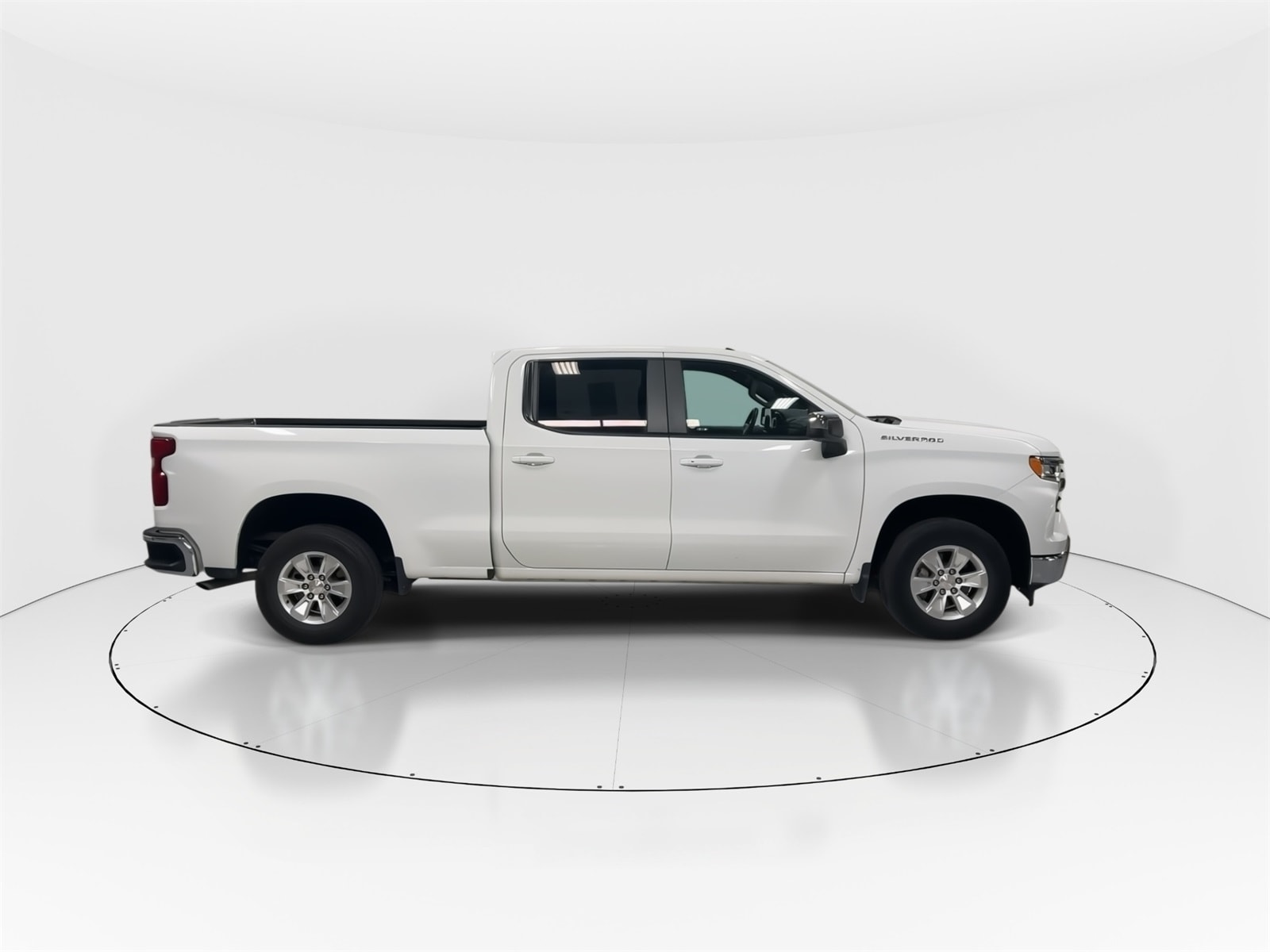 2024 Chevrolet Silverado 1500 LT photo 3