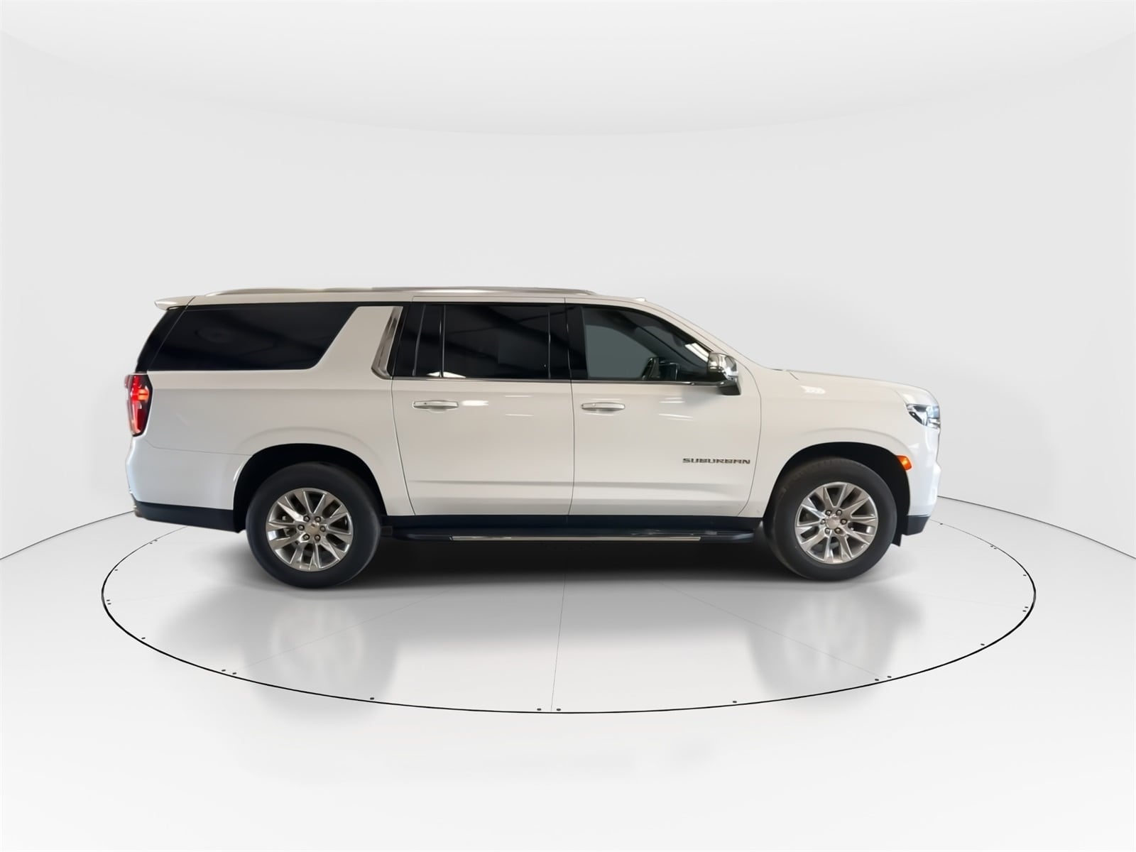 2023 Chevrolet Suburban Premier photo 4