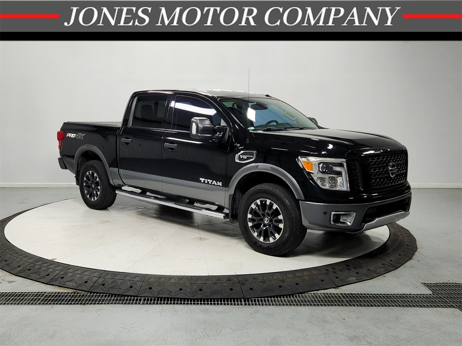 2017 Nissan Titan Truck 