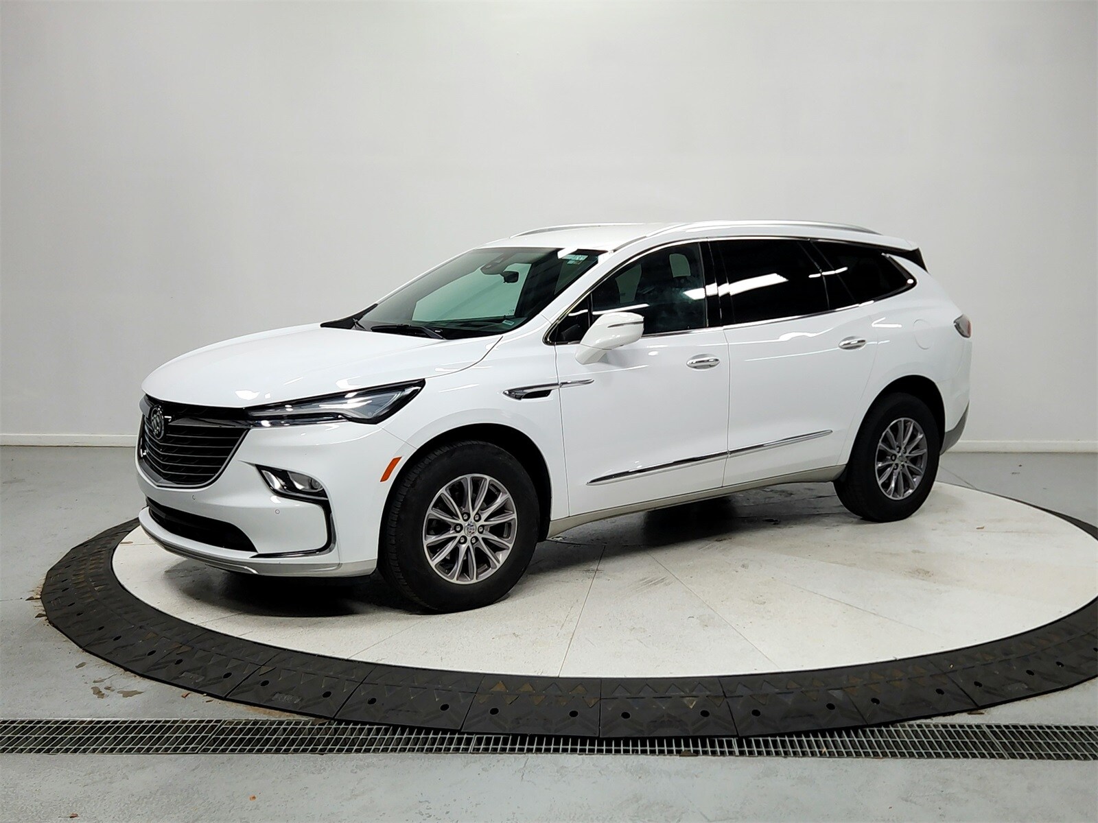 2024 Buick Enclave Premium photo 2