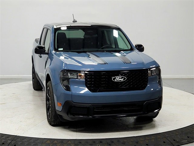 2025 Ford Maverick XLT photo 2