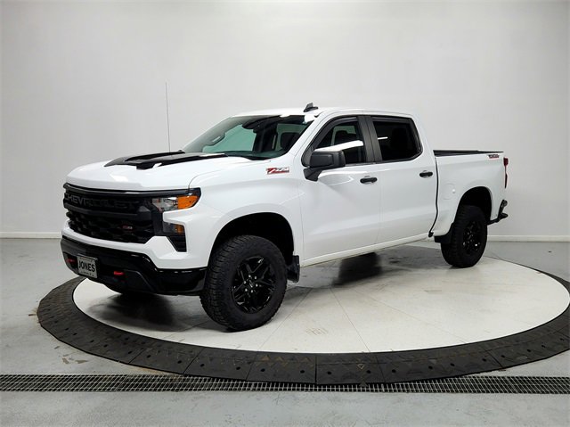 2025 Chevrolet Silverado 1500 Custom Trail Boss photo 3