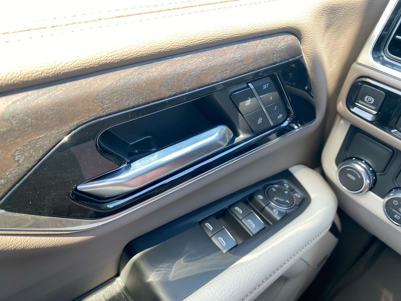 2026 GMC Yukon Denali - Photo 25