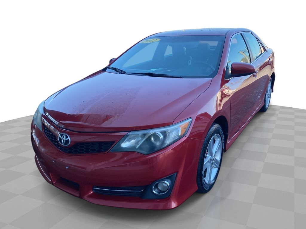 2012 Toyota Camry SE's photo