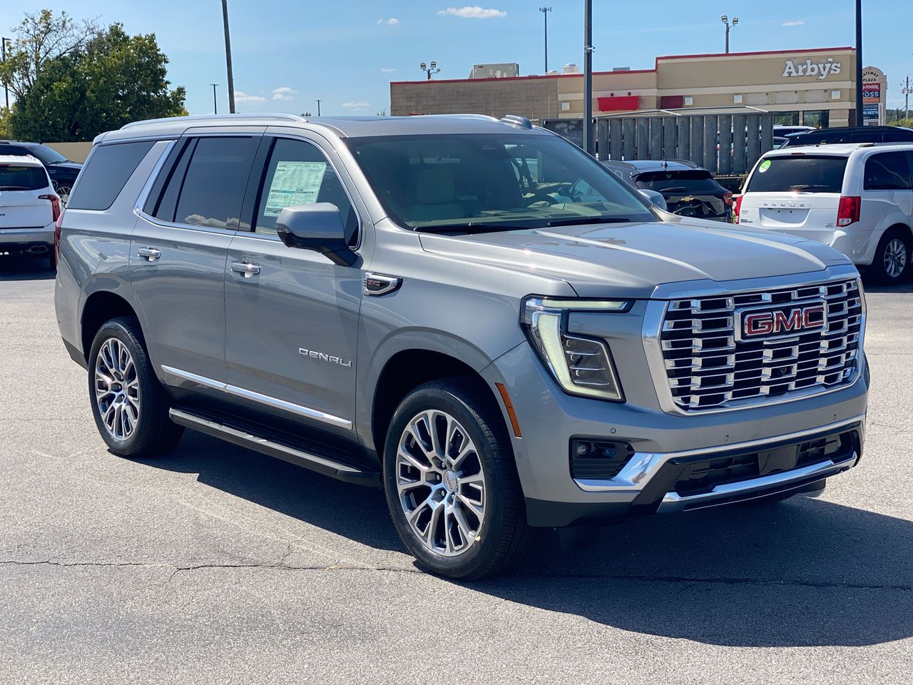 2026 GMC Yukon Denali - Photo 5