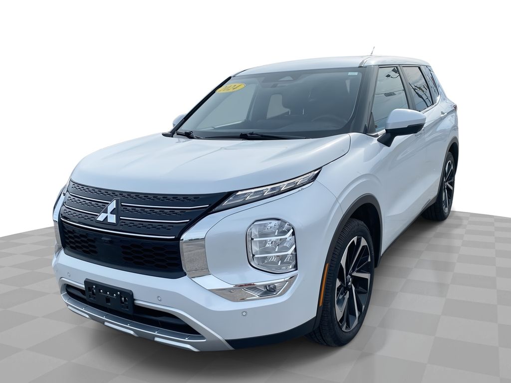 2024 Mitsubishi Outlander SE 2WD's photo