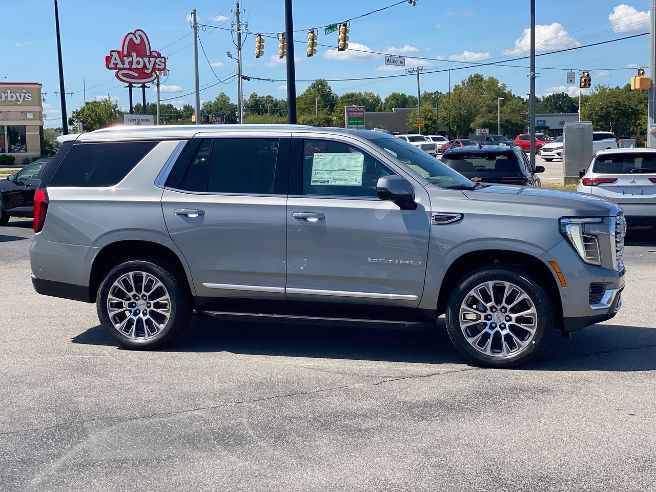 2026 GMC Yukon Denali - Photo 4