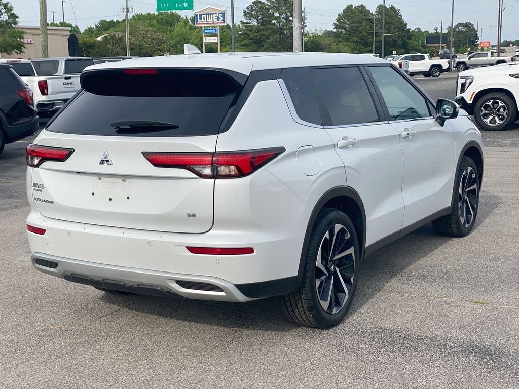 Used 2024 Mitsubishi Outlander SE