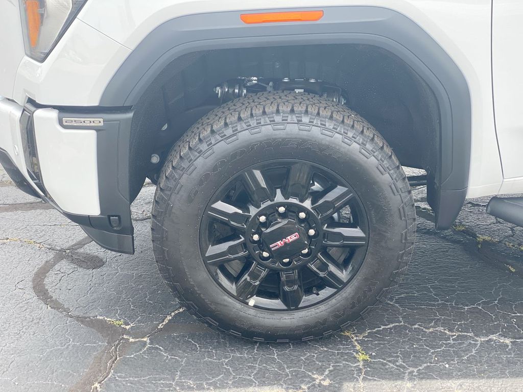 2026 GMC Sierra 2500HD AT4 - Photo 11