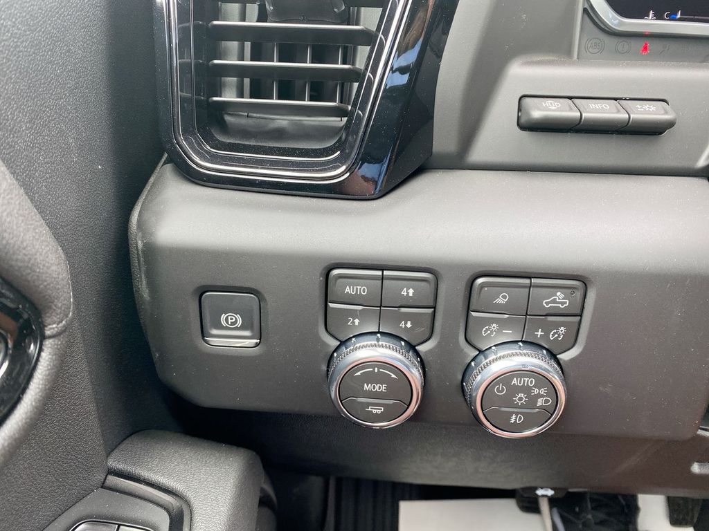 2026 GMC Sierra 2500HD AT4 - Photo 26