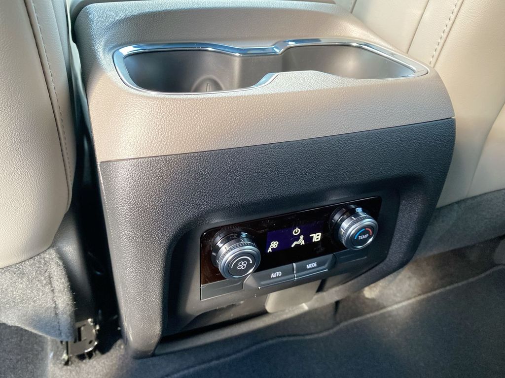 2026 GMC Acadia Elevation - Photo 19