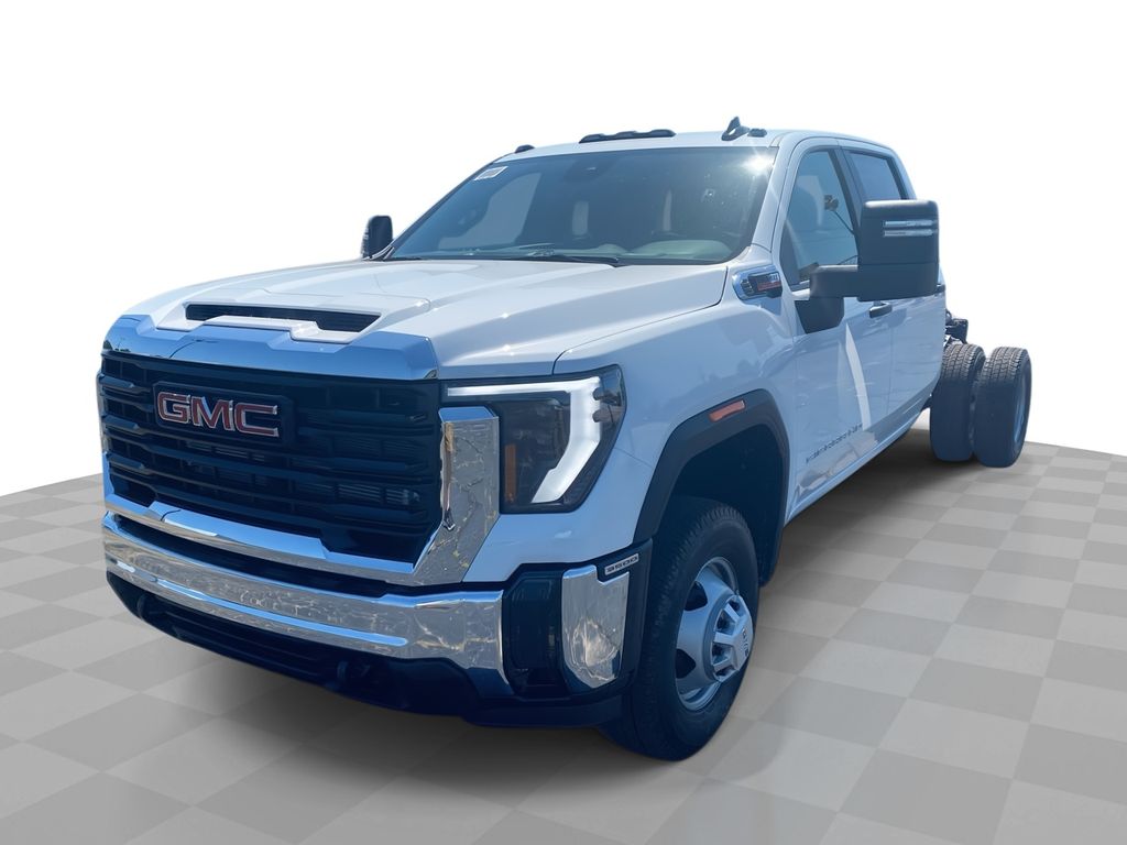 2026 GMC Sierra 4WD Crew Cab Chassis Pro's photo