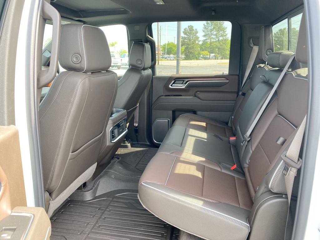 2026 GMC Sierra 2500HD Denali - Photo 17