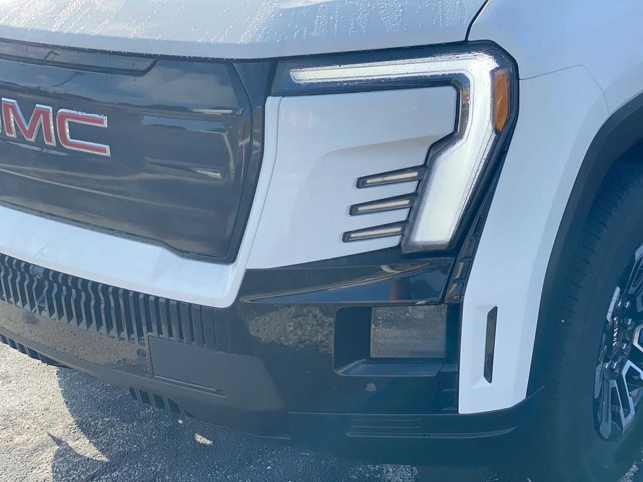 2026 GMC Sierra EV Elevation - Photo 35
