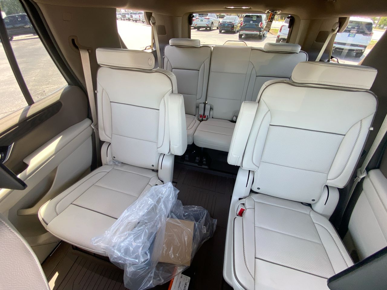 2026 GMC Yukon Denali - Photo 15