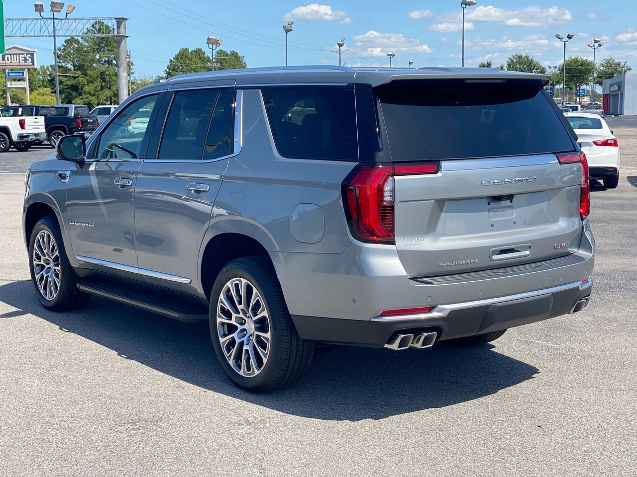 2026 GMC Yukon Denali - Photo 9