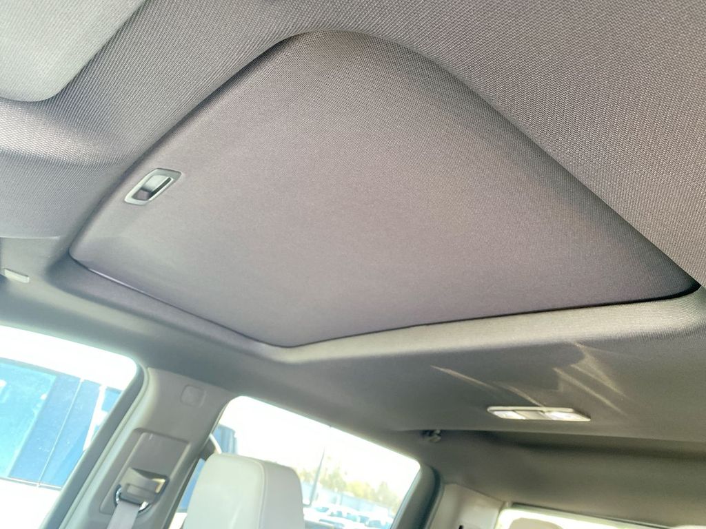 2026 GMC Sierra 1500 SLT - Photo 15