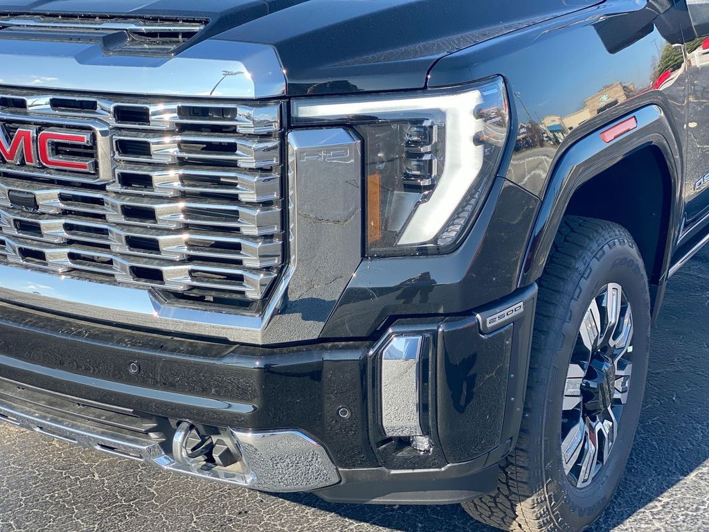 2026 GMC Sierra 2500HD Denali - Photo 10