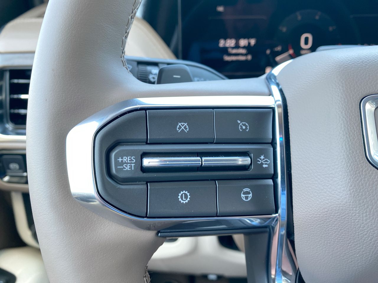 2026 GMC Yukon Denali - Photo 20