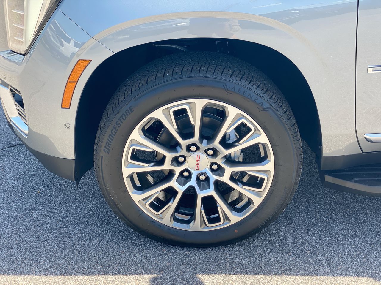 2026 GMC Yukon Denali - Photo 11