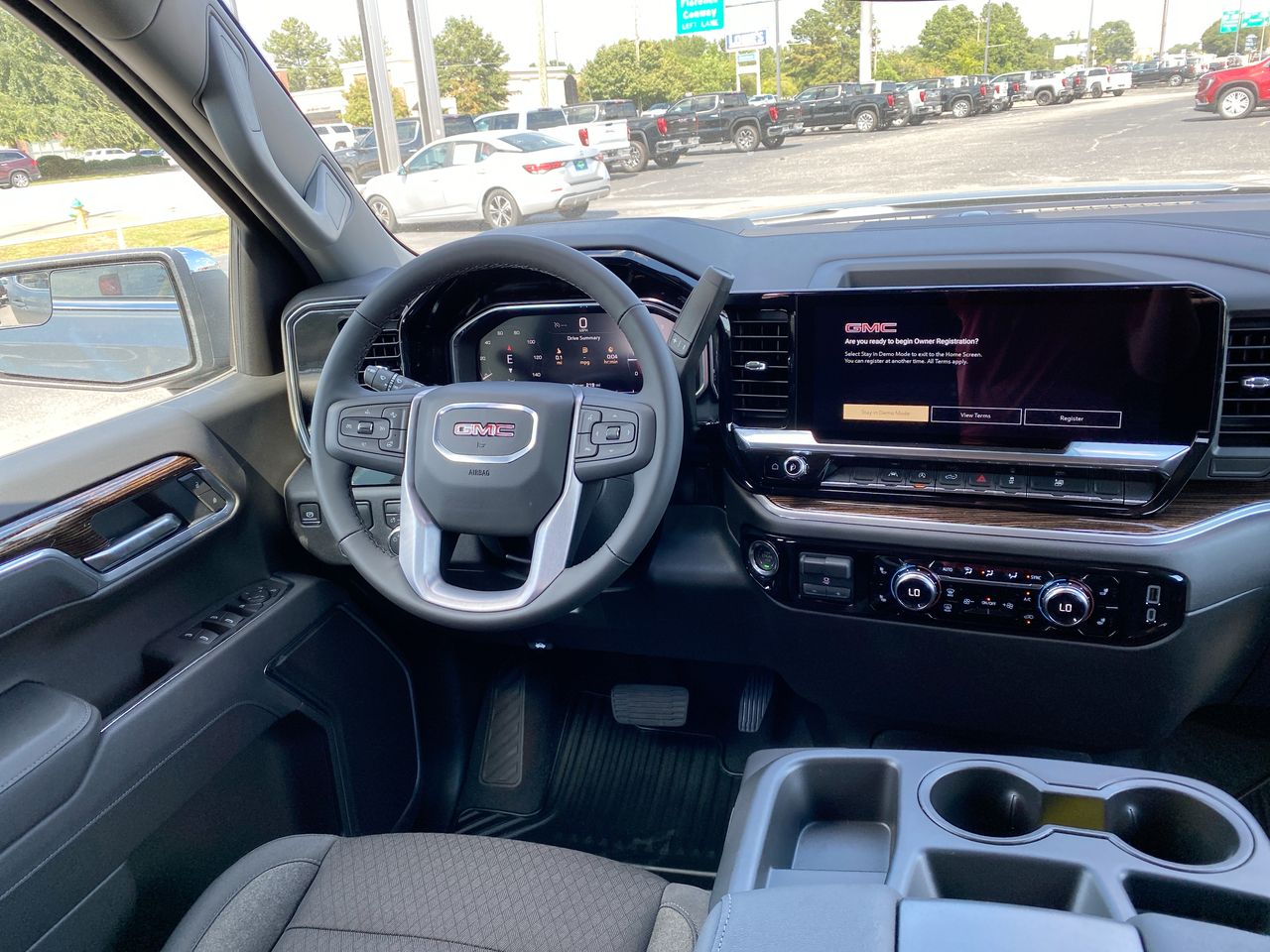 2026 GMC Sierra 1500 SLE - Photo 41