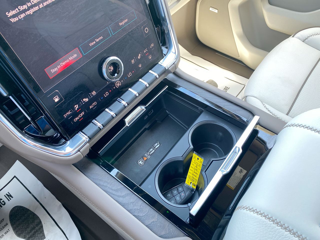 2026 GMC Yukon Denali - Photo 18