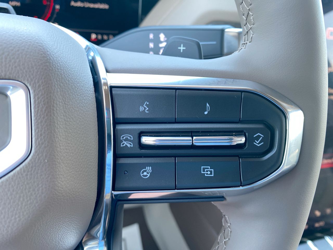 2026 GMC Yukon Denali - Photo 19