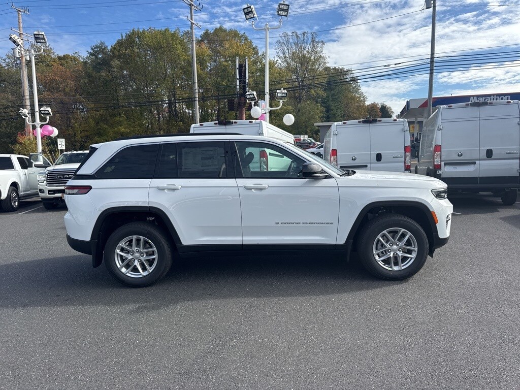 New 2025 Jeep Grand Cherokee LAREDO X 4X4 Sport Utility